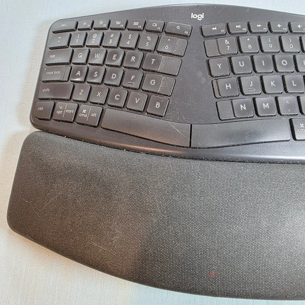 Logitech Ergo K860 Wireless Split Keyboard YR0072 Black Ergonomic Bluetooth USB